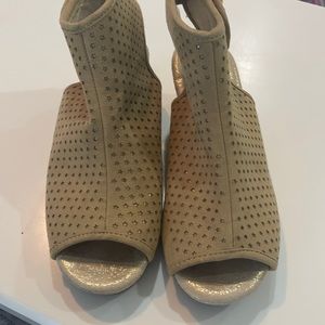 Michael Kors shoes excellent condition size 2